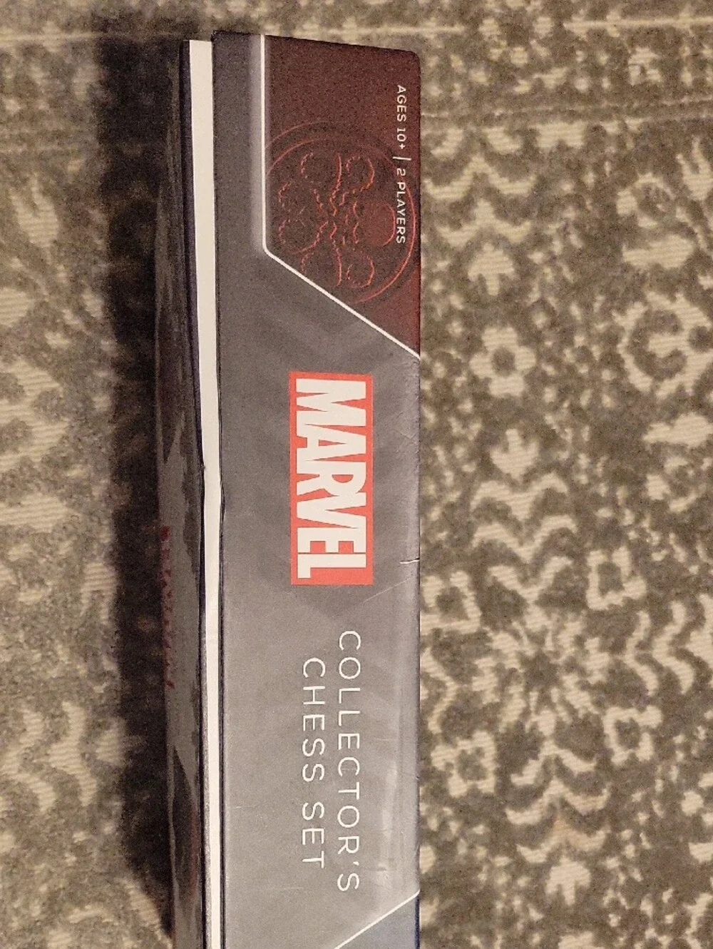 Marvel Collector's Chess Set - Red, Blue, Gray